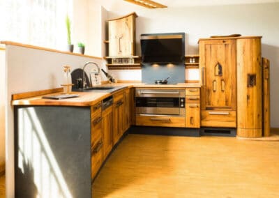 Moderne Küche aus Holz